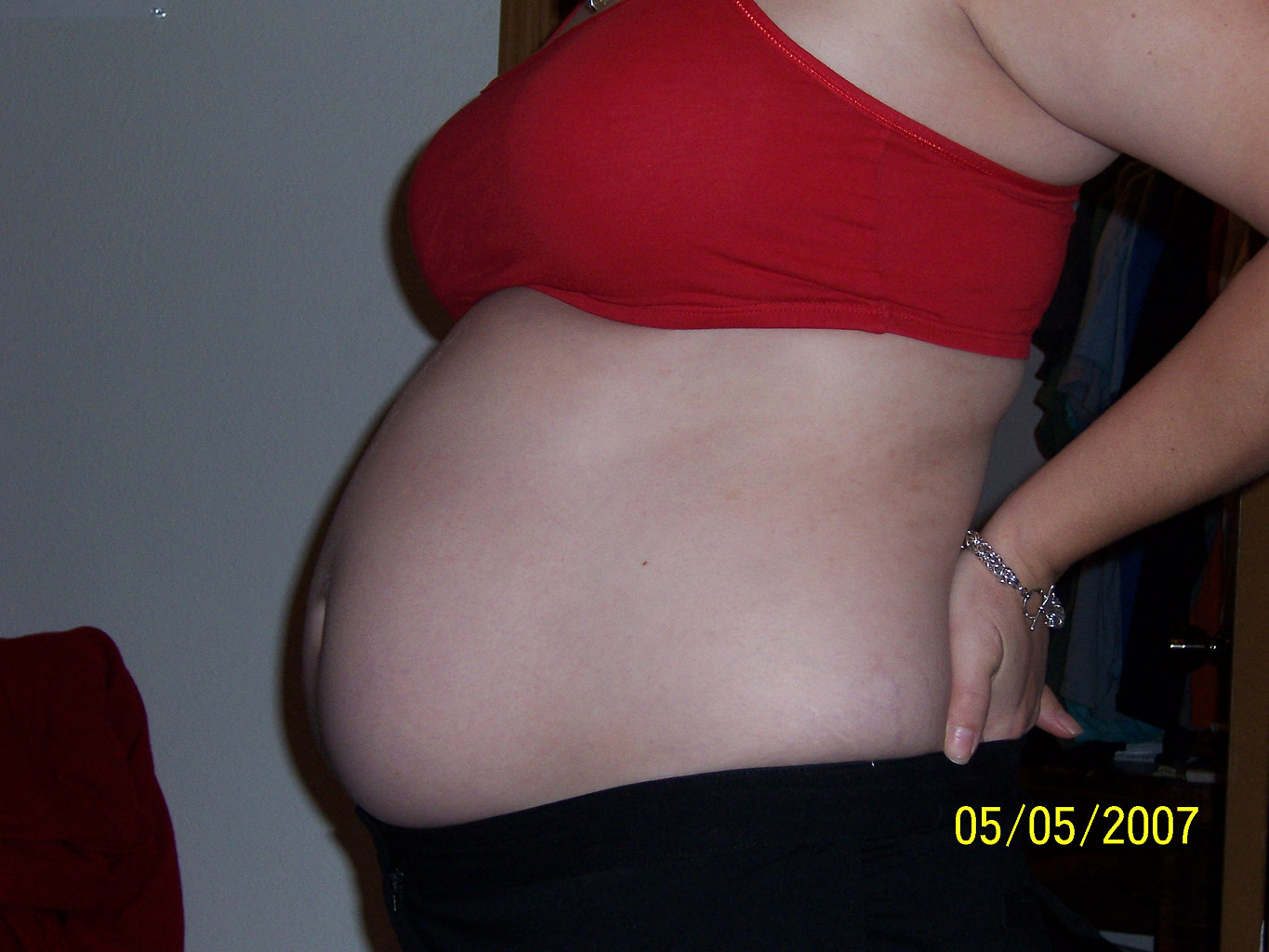 belly progress at 28 weeks