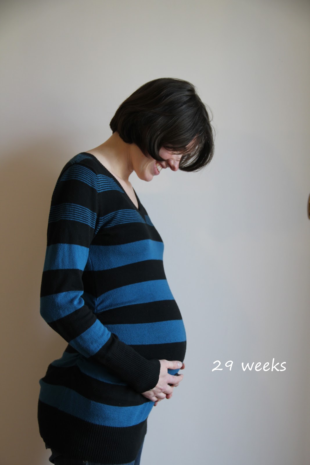 29 week belly bump