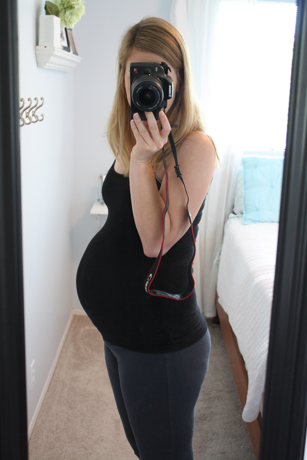 33 week baby bump photo