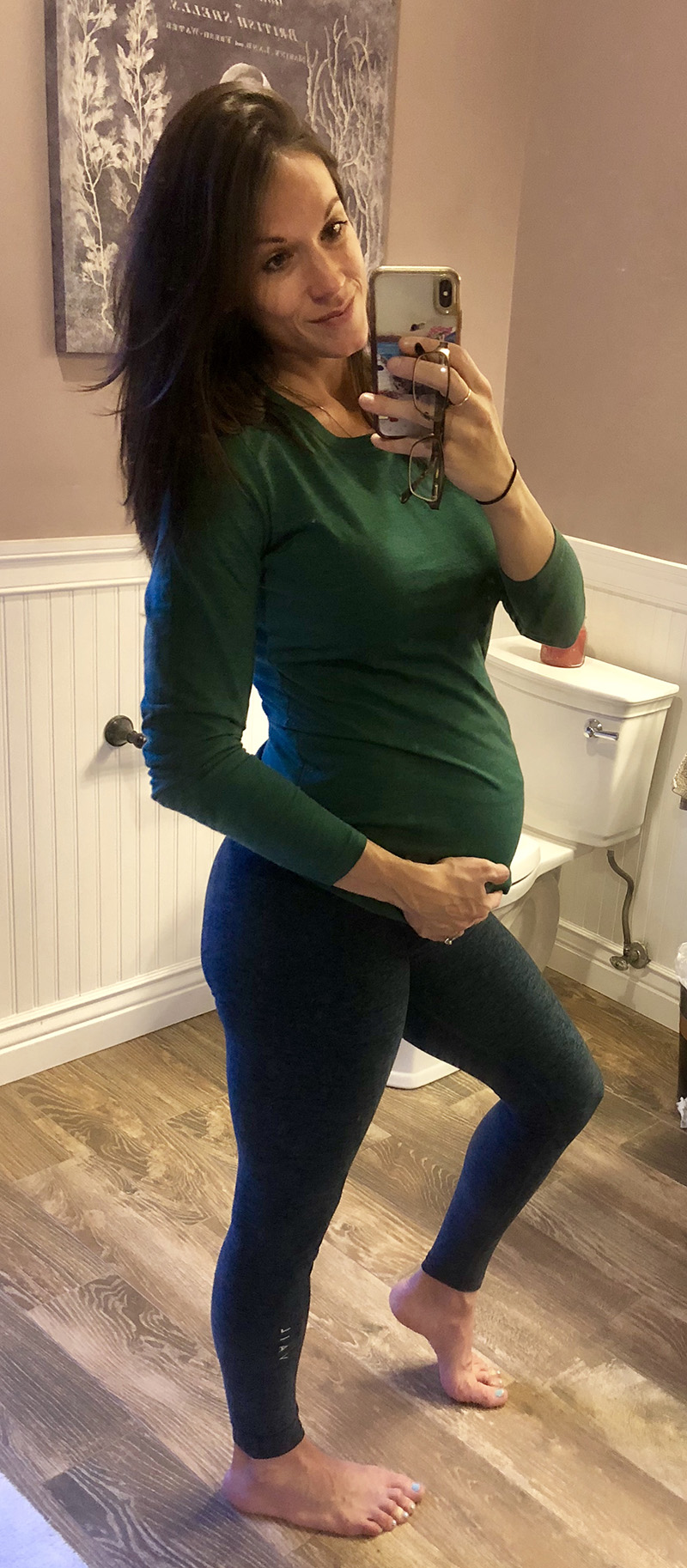 What 33 weeks pregnant looks like