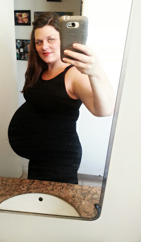 Belly size in triplet pregnancy